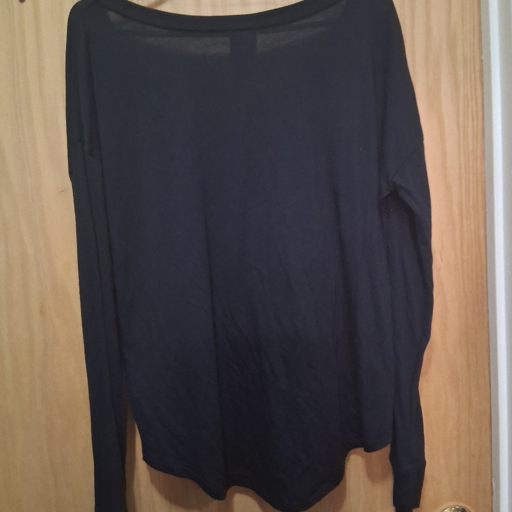 Nike Women's Black Long Sleeve T-shirt with White Logo Size XL - Picture 3 of 4